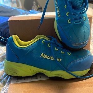 Nautilus Womens Blue Safety Shoes Size 6 wide C